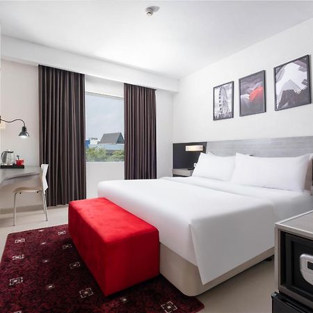 Hotel Neo Candi Simpang Lima - Semarang By Aston Exterior foto