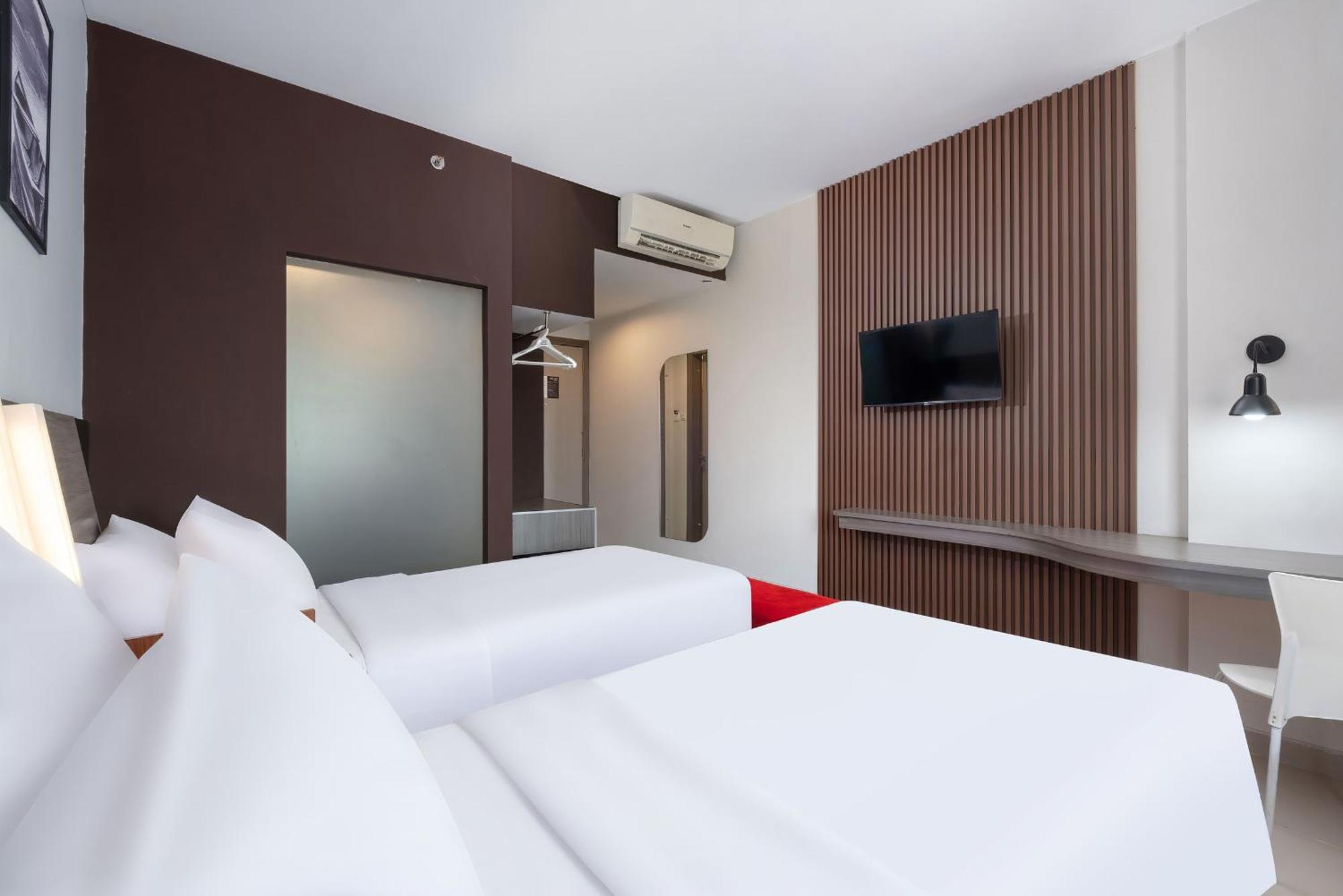 Hotel Neo Candi Simpang Lima - Semarang By Aston Exterior foto